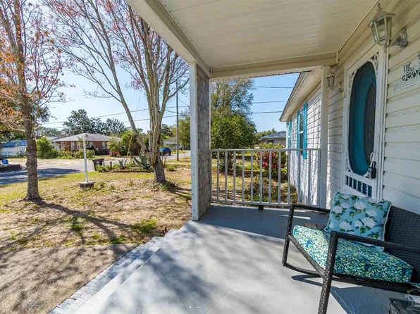 202 SE Kalash Rd, Pensacola, FL 32507