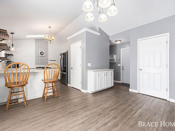 4th image of 3466 Whispering Woods Dr