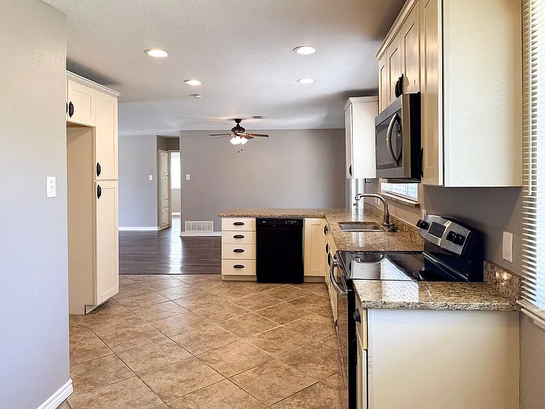 54192 Sun Valley St — Photo 3