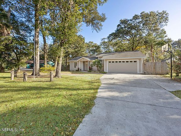 3rd image of 225 SAN PABLO Road N