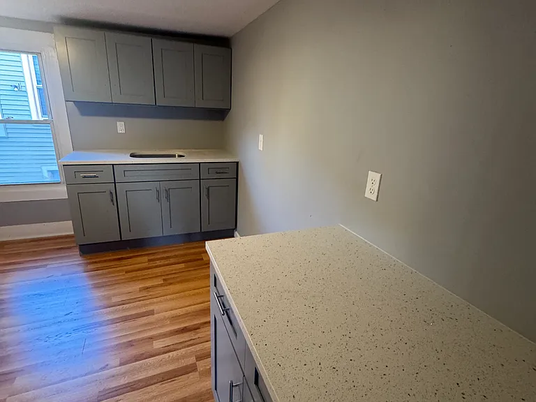 27 Elizabeth St #2 — Photo 6