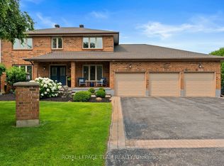 1095 Bravar Dr, Ottawa, ON K4M1G2