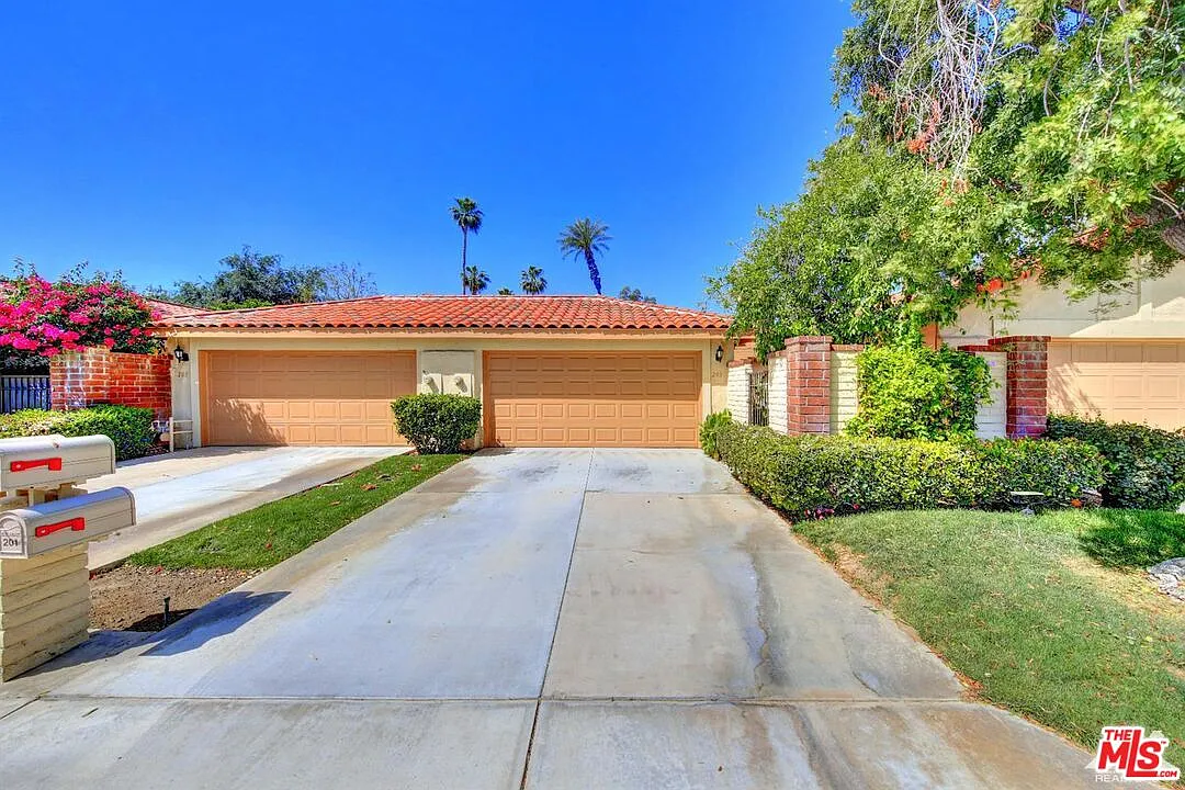 2 bed, 2.0 bath, 1303 sqft, $2,800 — Photo 1