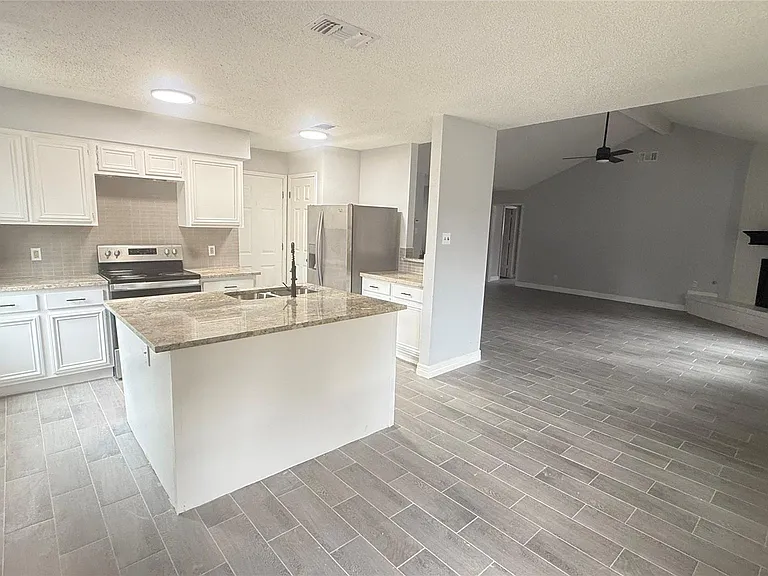 4202 Junker St — Photo 6
