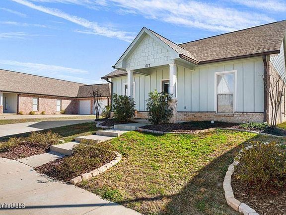 2nd image of 817 Long Leaf Circ