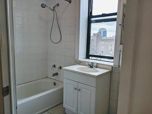 Rented by CG Realty | media 9