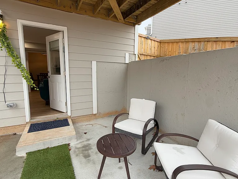 Berkley Ln — Photo 1