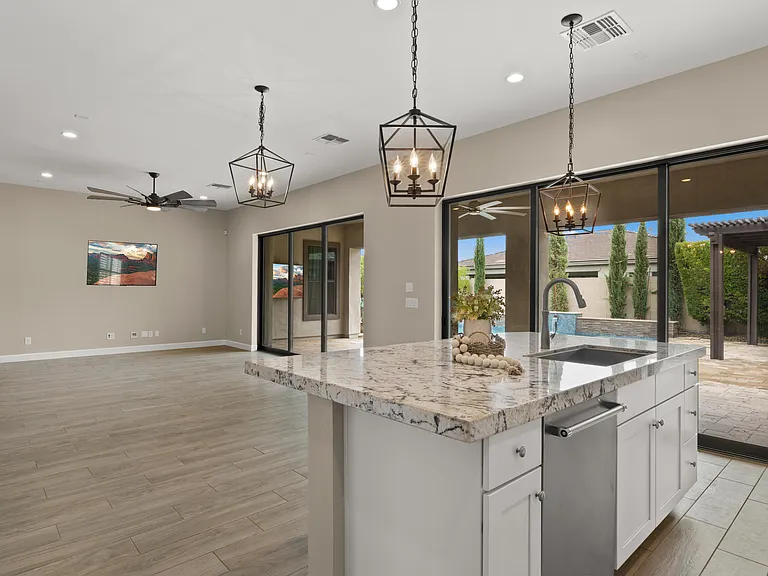 3882 E Andalusia Ave — Photo 3