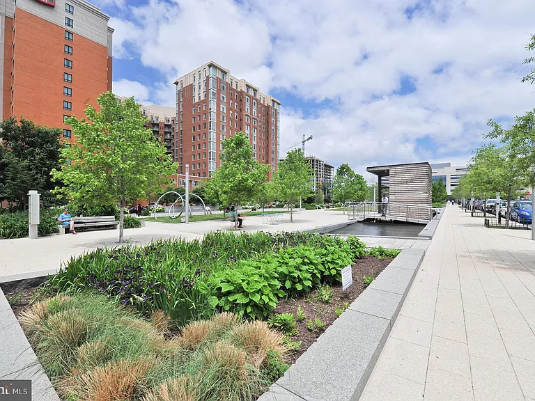 1000 New Jersey Ave SE #609 — Photo 38