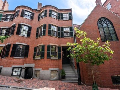78 Pinckney St, Boston, MA, 02114