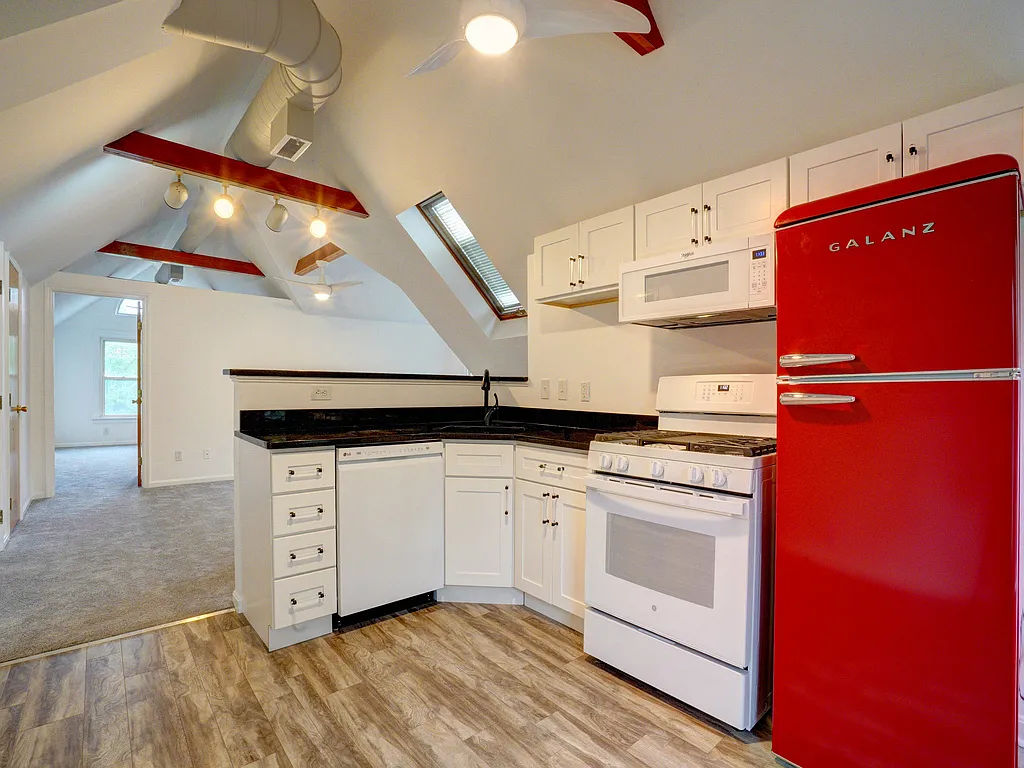 1 bed, 578 sqft, $1,145 — Photo 3