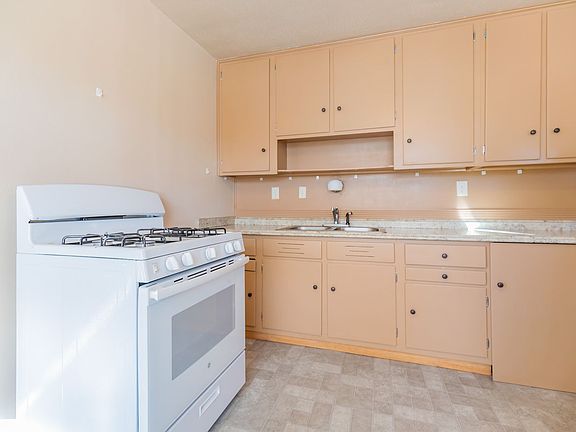 2nd image of 1111 Cauthen Ln