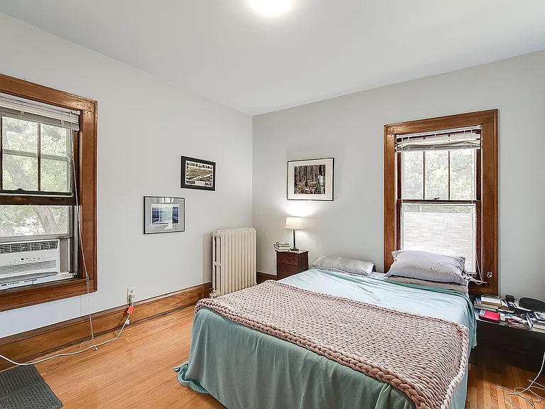 2551 Emerson Ave S — Photo 8