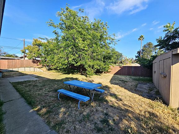 4th image of 241 W 13th Ave