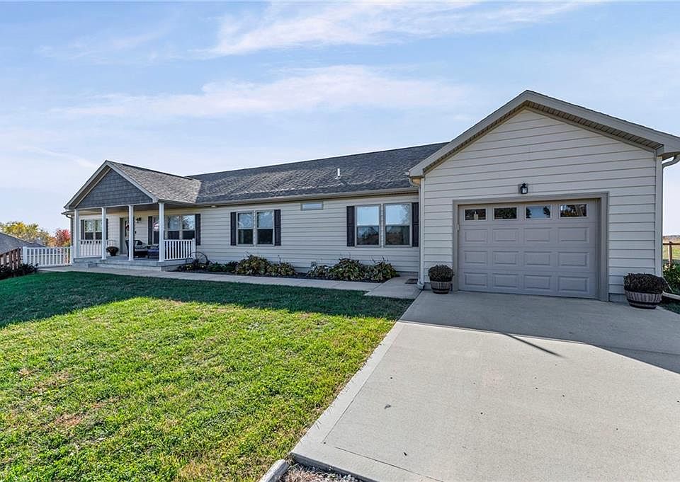 1st image of 27455 Stephanie Ln