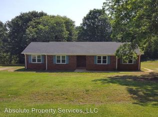 24 Palmetto Dr, Inman, SC 29349