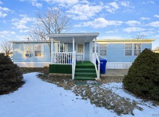 455 Chestnut Dr, Lockport, NY 14094