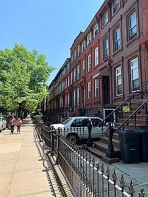 1st image of 198 Hart St APT 1