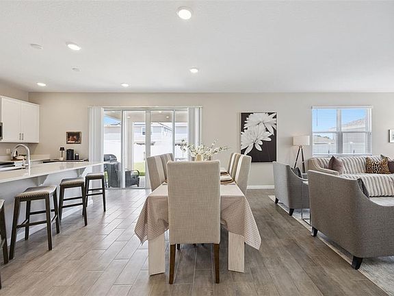 2nd image of 1550 SUGARBELLE CIRCLE