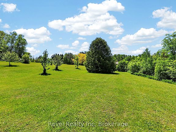 2nd image of 2391 Rumney Rd