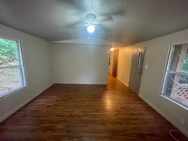 574 Peach Orchard Rd — Photo 4