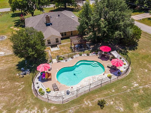 3rd image of 153 Deer Creek Dr