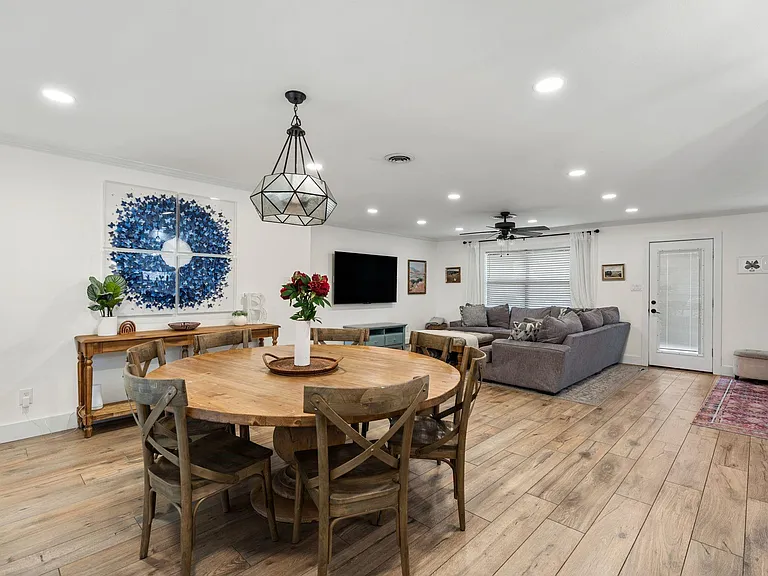 2314 Droxford Dr — Photo 10