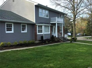 2 Bronze Ct FLOOR 1, Huntington, NY 11743