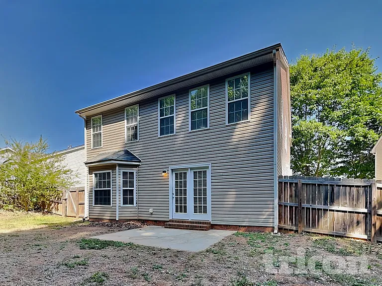 986 Peachtree Meadows Cir — Photo 15
