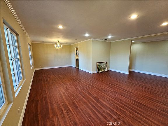 3rd image of 273 Oakhurst Ln