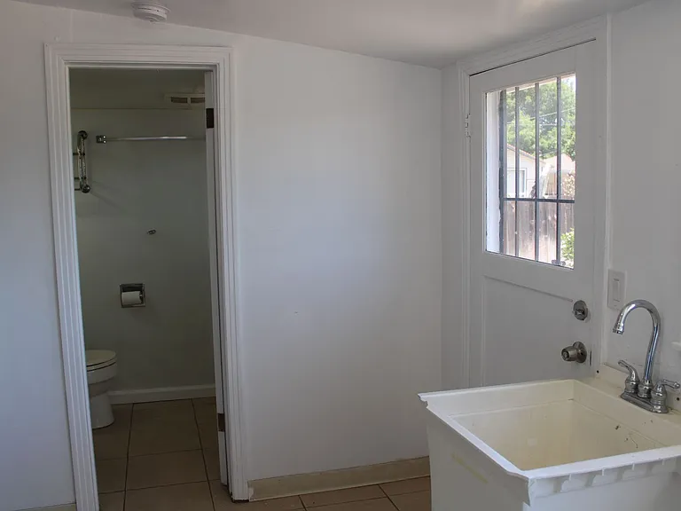 608 Union St — Photo 22