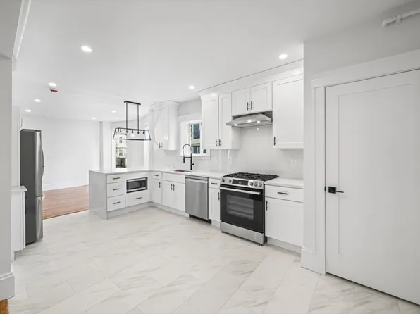 10 Beech St Unit 2, Cambridge, MA 02140