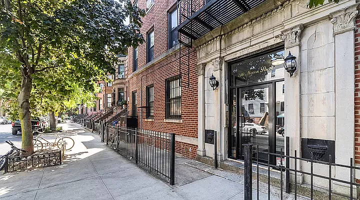 Rented by Platinum Properties | media 9