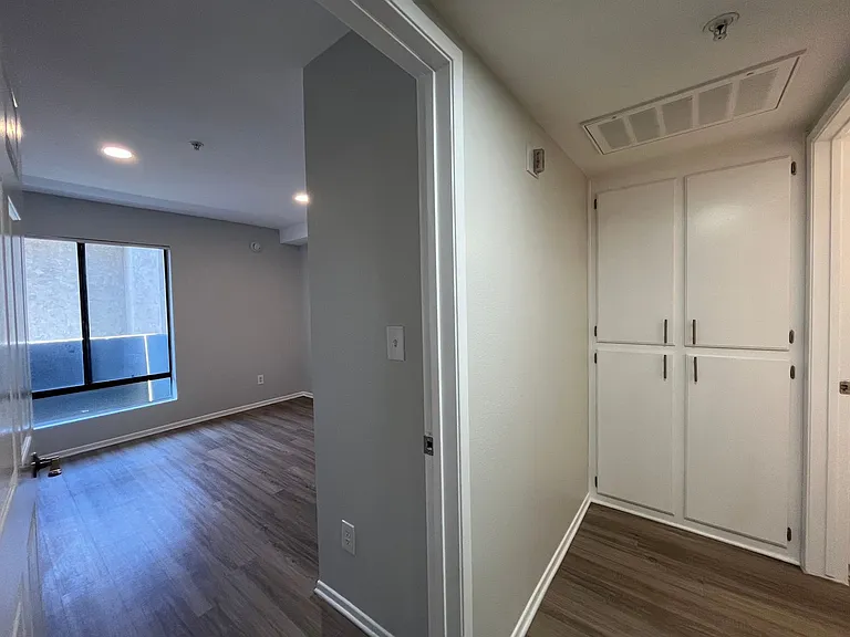 315 Virgil — Photo 17
