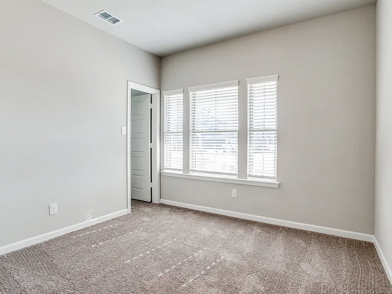 313 Ember Cir — Photo 18