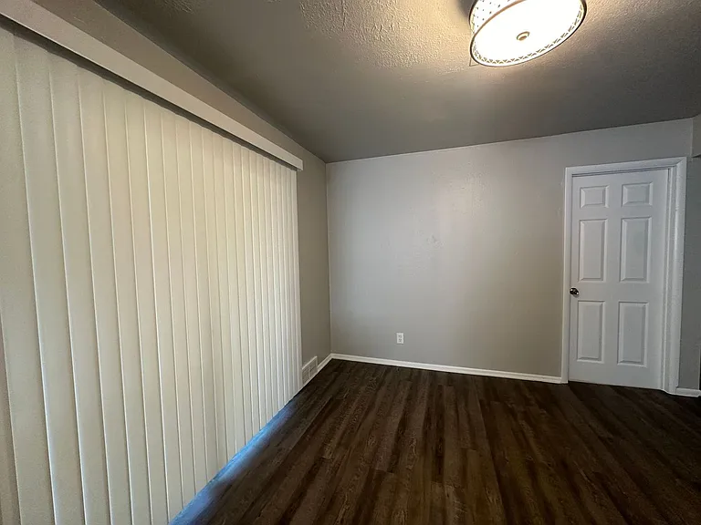 407 W Fairchild Dr — Photo 7
