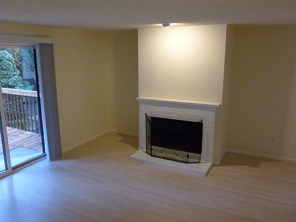 3rd image of 4420 176th St SW APT C2