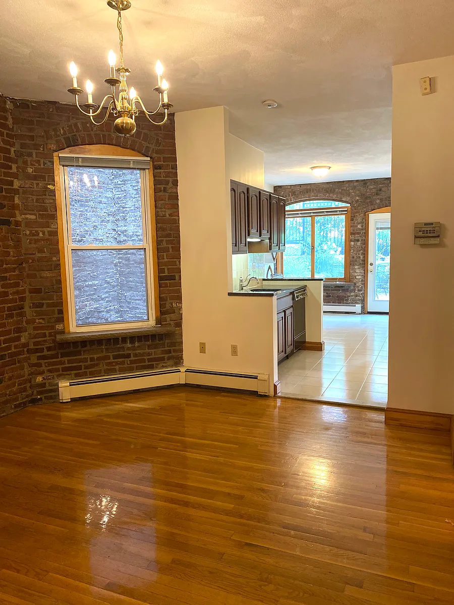 Building Photo - 67 Baldwin St #1