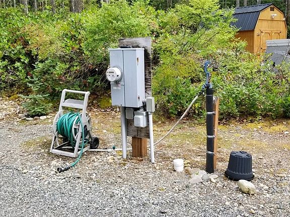 5th image of 240 N Glenwood Rd