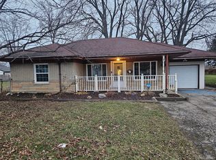 23806 Wellington Ave, Warren, MI 48089