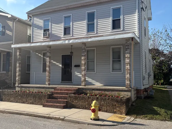 258 Locust St Unit 1, Hanover, PA 17331
