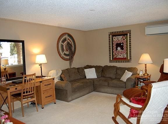 3rd image of 1578 NE Clearview Way