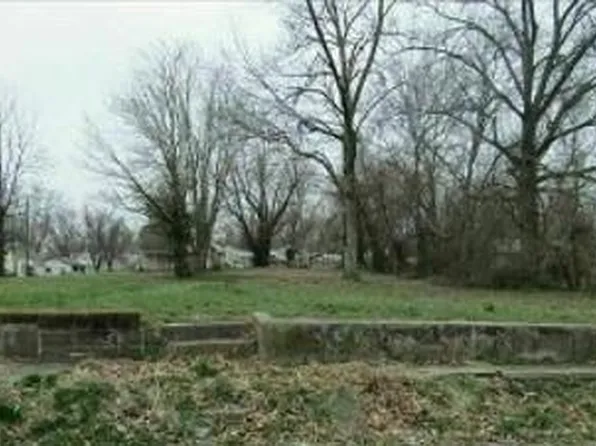 309 E Royle St, Richmond, MO 64085
