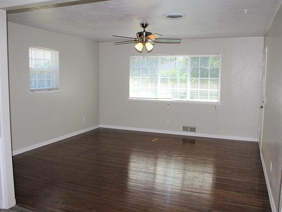 3rd image of 7627 Bluebonnet Dr