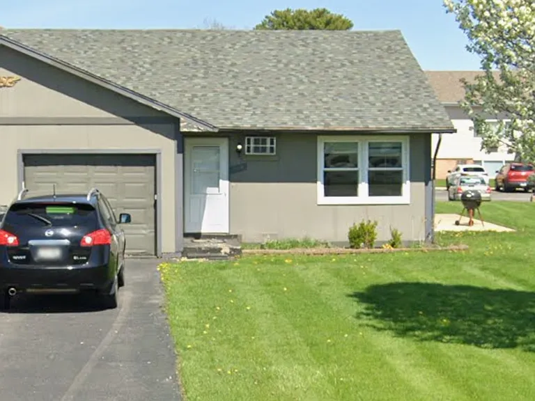 708 Oakton Rd — Photo 1