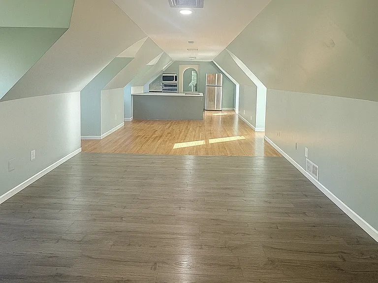 1820 Albany Ave — Photo 3