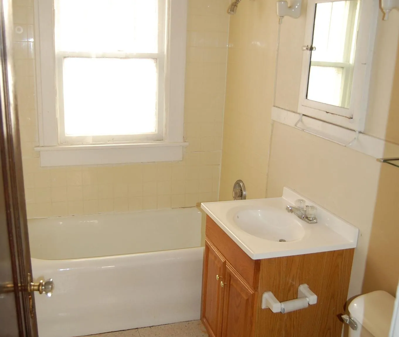 2 bed, 1050 sqft, $1,200 — Photo 3