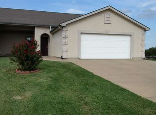 3806 Quail Ridge Dr, Winfield, KS 67156