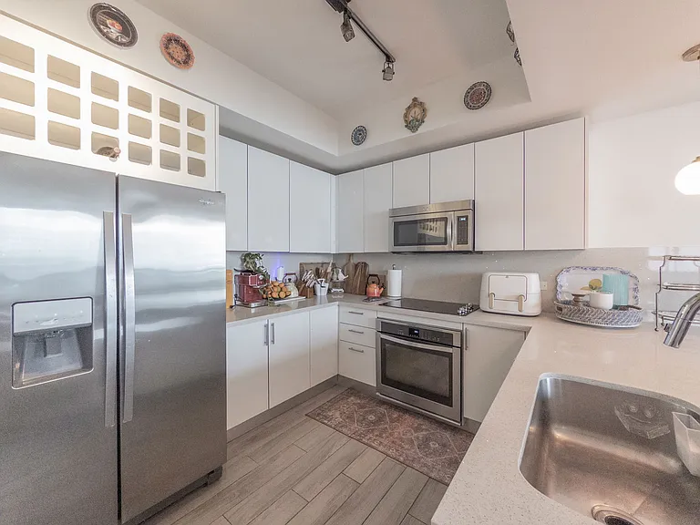 999 SW 1st Ave #3204 — Photo 5