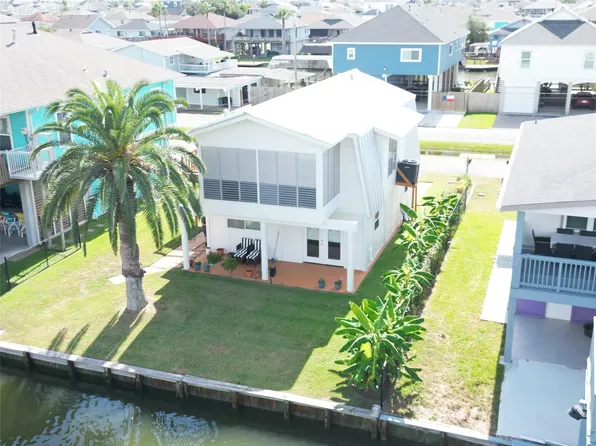 88 Tarpon St, Bayou Vista, TX 77563